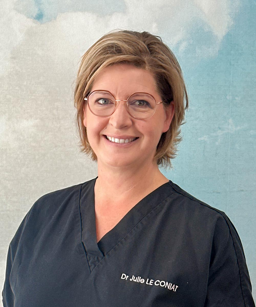 Dr Julie LE CONIAT chirurgien dentiste